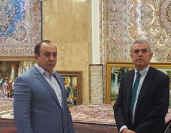 حضور سفير اسپانيا در گالرى فرش عظيم زاده حضور سفير اسپانيا در گالرى فرش عظيم زاده