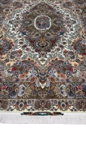 نمای کامل فرش ۹ متری کف چله و گل ابریشم خطیبی