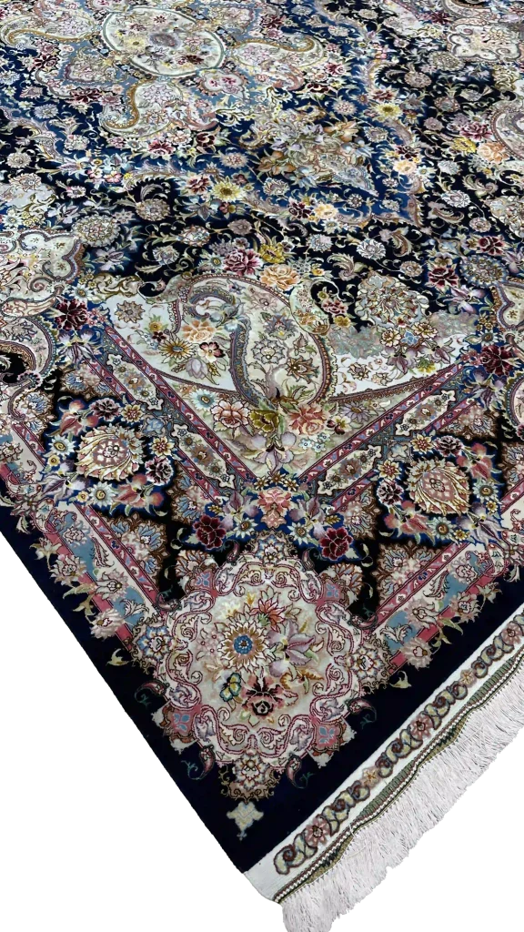 جزئیات بافت و نقشه سالاری سرمه‌ای مشکی کد ۶۰۸۳۳