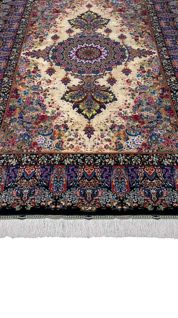 نمای کامل فرش ۶ متری دستباف کف ابریشم طرح صادق‌نژاد
