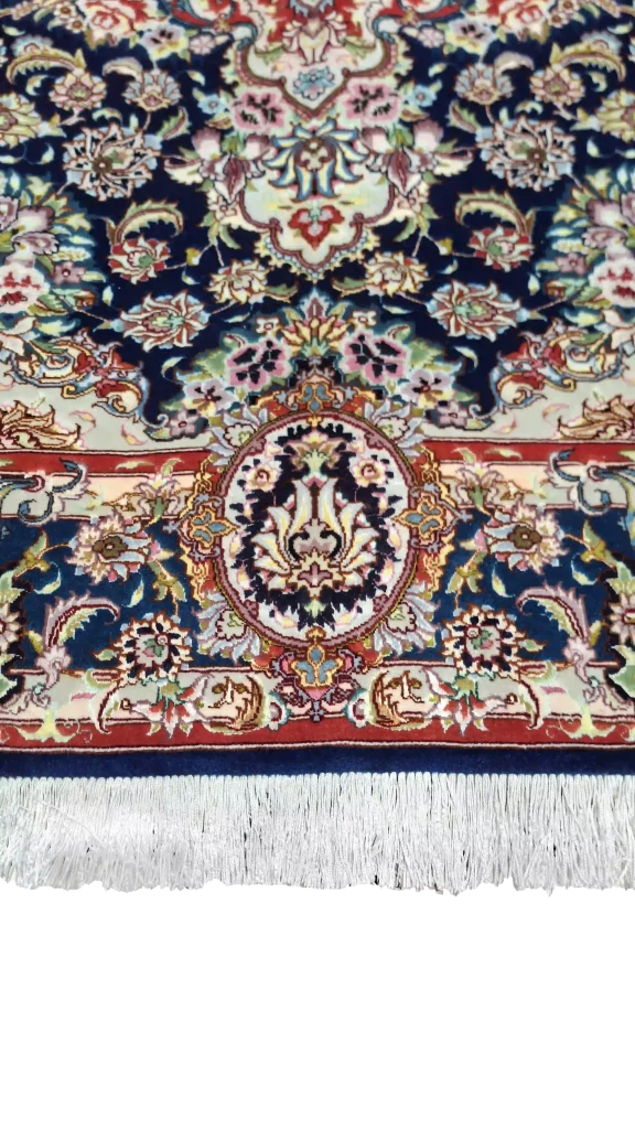 جزئیات بافت قالیچه ۳ متری چله ابریشم طرح سالاری