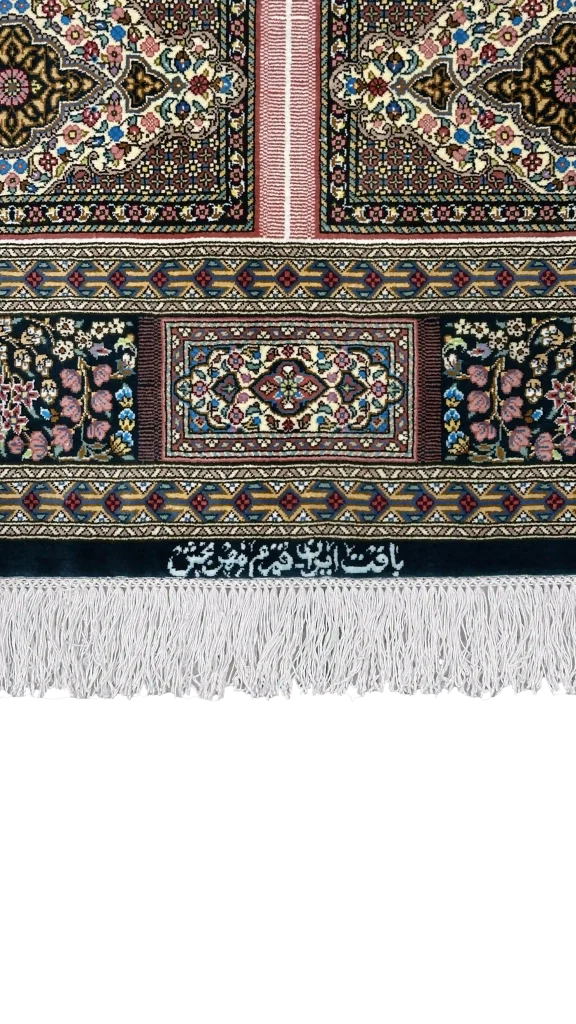 جزئیات بافت فرش ذرع و نیم دستبافت تمام ابریشم گلستانی