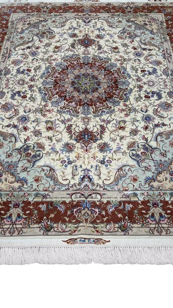 نمای کامل قالیچه دستبافت چله و گل ابریشم