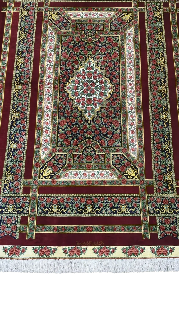 نمای کامل فرش ذرع و نیم تمام ابریشم گل رز
