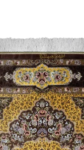 بافت تمام ابریشم و رنگ طلایی قهوه‌ای قالیچه ۶۳۰۳۴